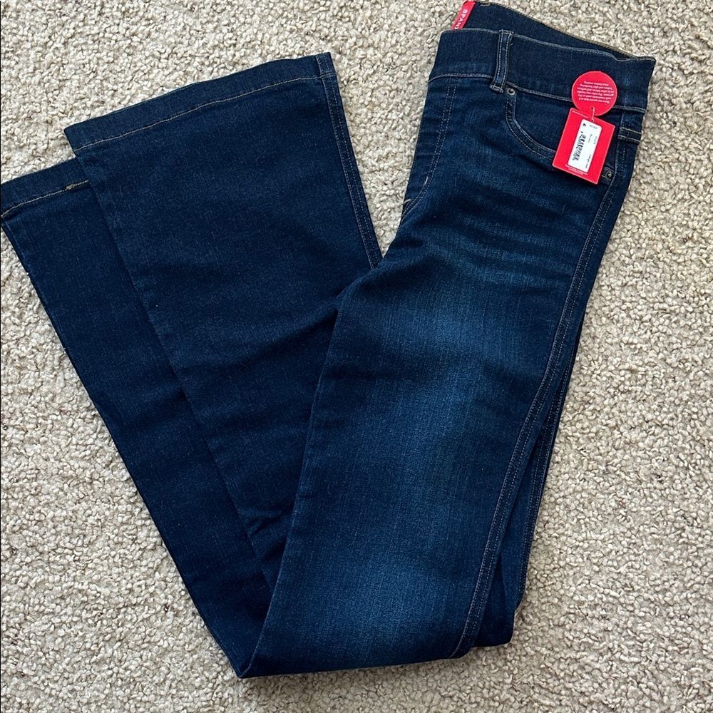 NWT Spanx Pull On Flare Jeans Midnight Shade Dark Wash Size Small - Picture 2 of 7